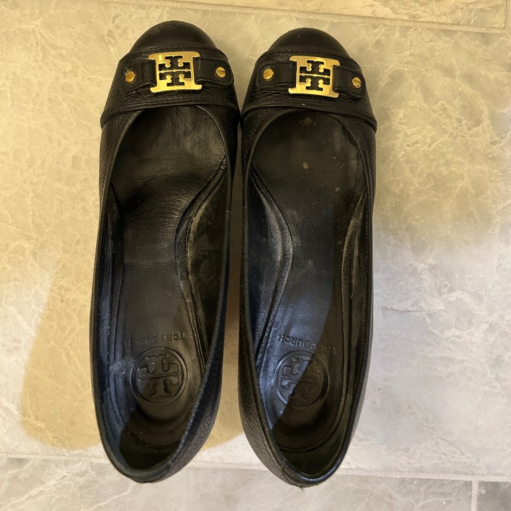 TORY BURCH Black Leather Wedge Size 9M